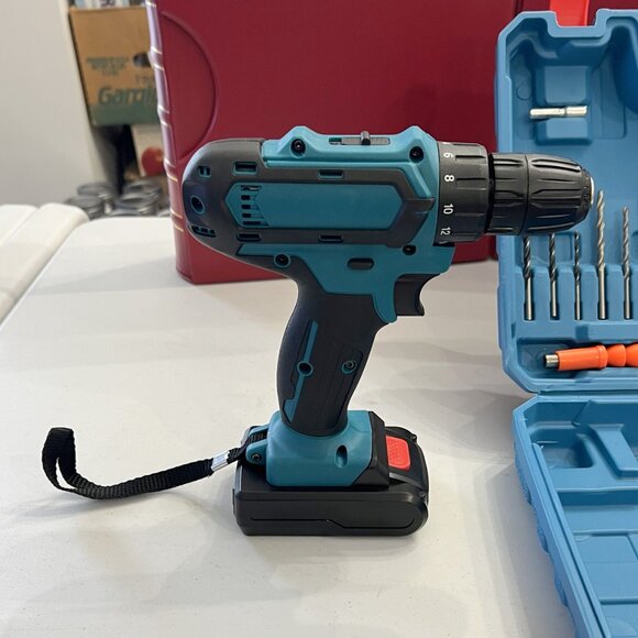 New Rechargeable Cordless Drill w/2 Lithium Batteries, Quick Charger & Tool kit! - Picture 4 of 16